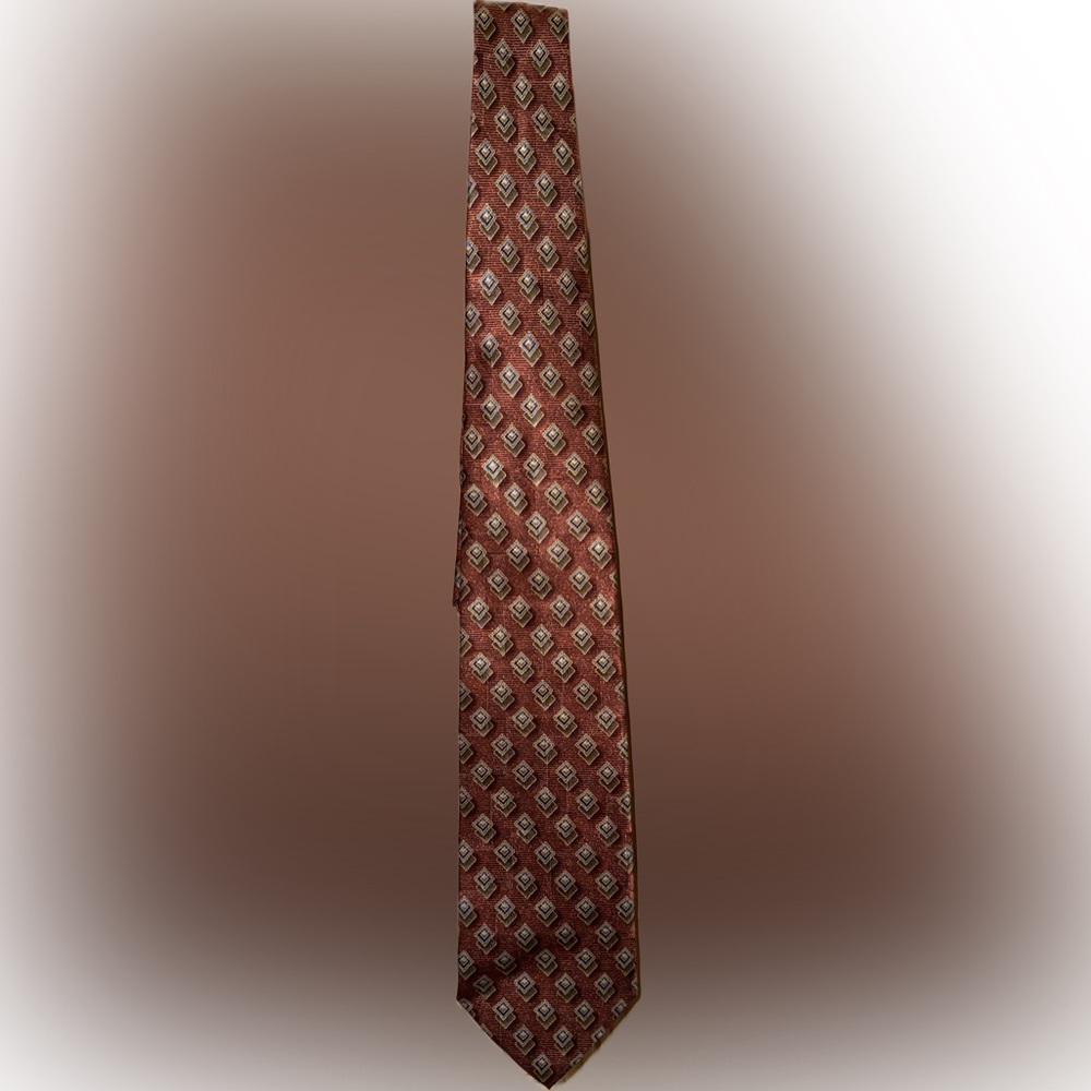 Classic Brown Geometric Pattern Tie
